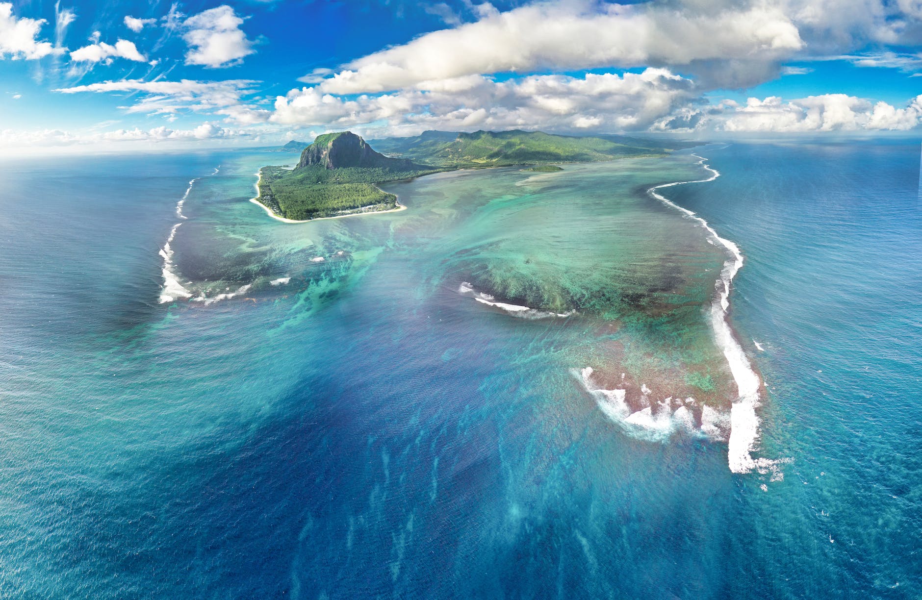 green island in the middle of ocean Mauritius Digital Nomad Visa