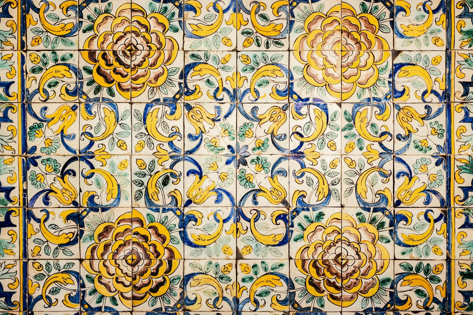 stepping-into-history-the-allure-of-portuguese-azulejos