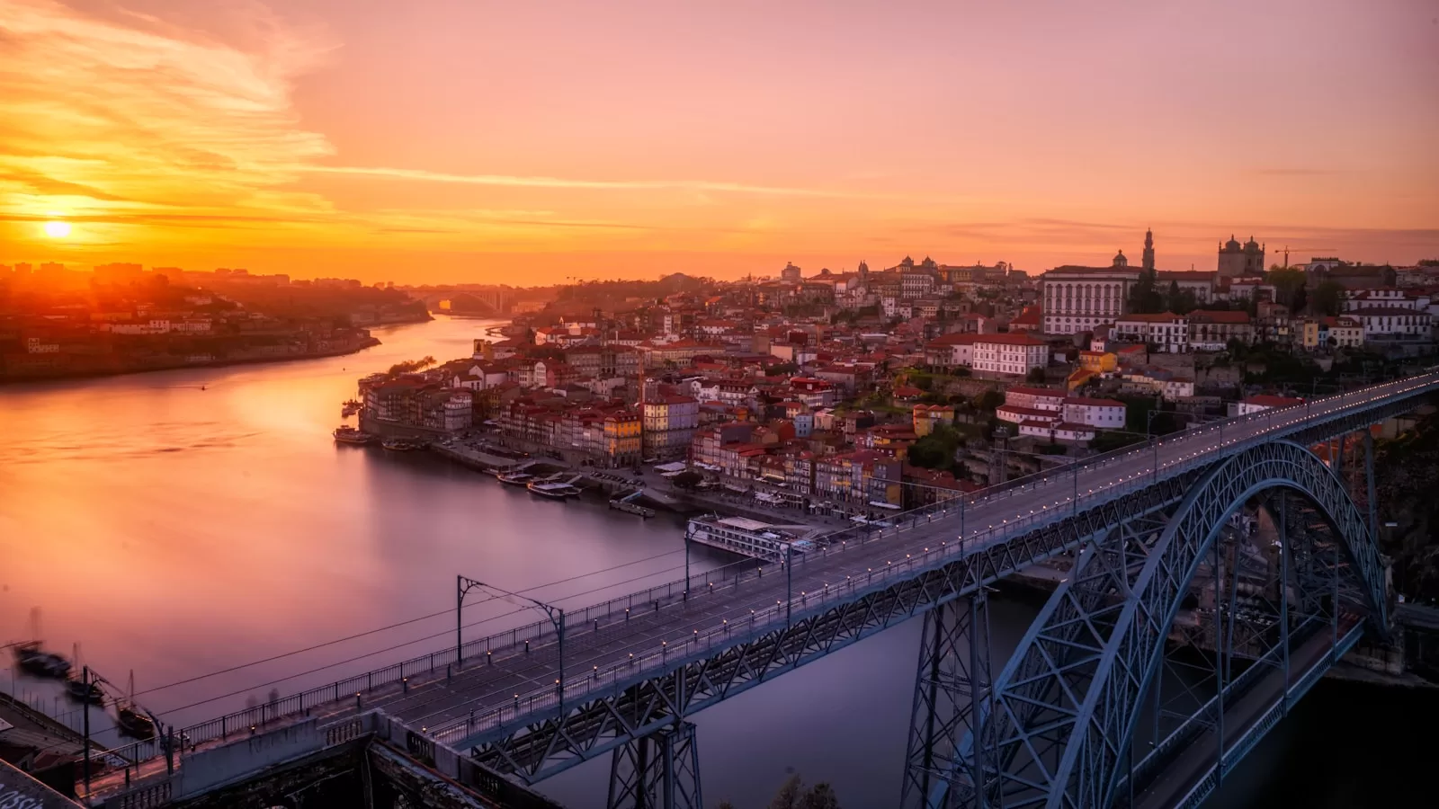 Essential Guide to Exploring Porto Portugal: Top Tips and Highlights