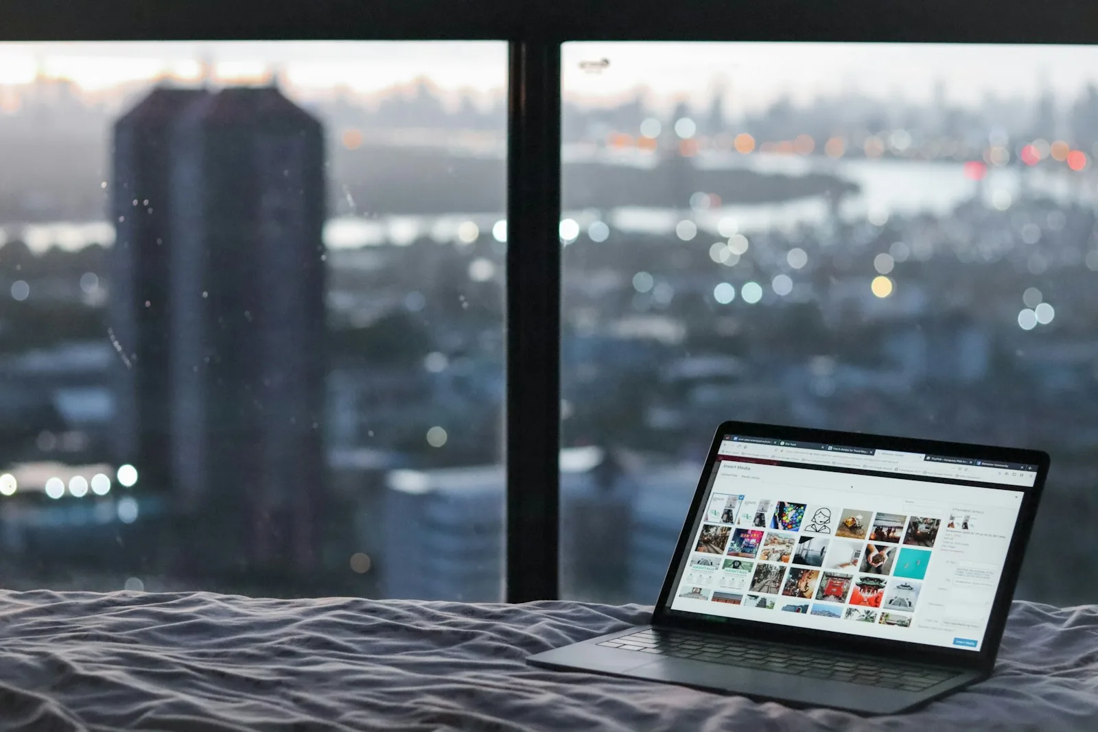 Digital Nomad Life: The Ultimate Guide to Living and Working Anywhere
